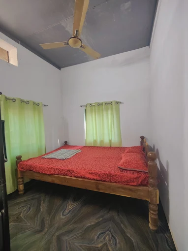 Lewis Homestay room